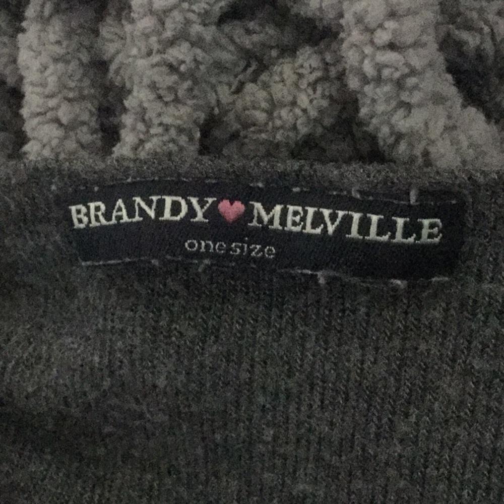 Brandy Melville Gray 3/4 Sleeve Crop Top